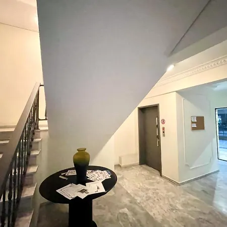 Luxury Flat In With Free Parking, 2' Mins From The Beach! Appartamento