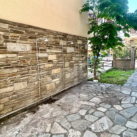 Luxury Flat In With Free Parking, 2' Mins From The Beach! 公寓 *