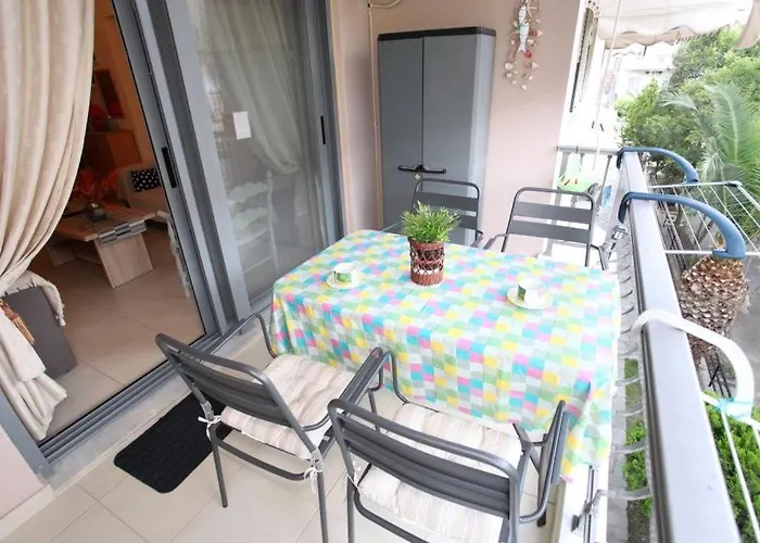 Luxury Flat In With Free Parking, 2' Mins From The Beach! *