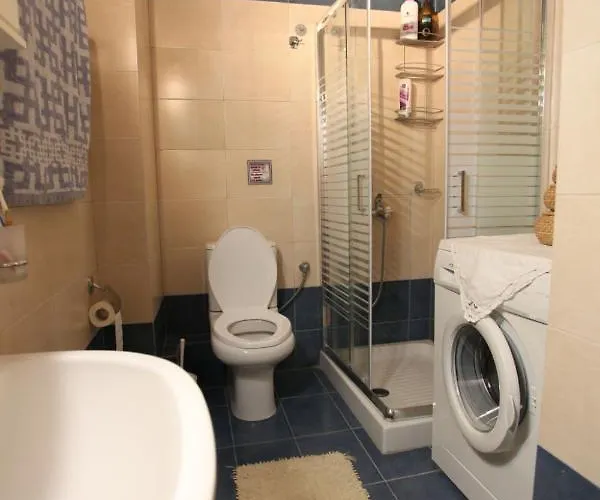 Luxury Flat In With Free Parking, 2' Mins From The Beach! Apartmán
