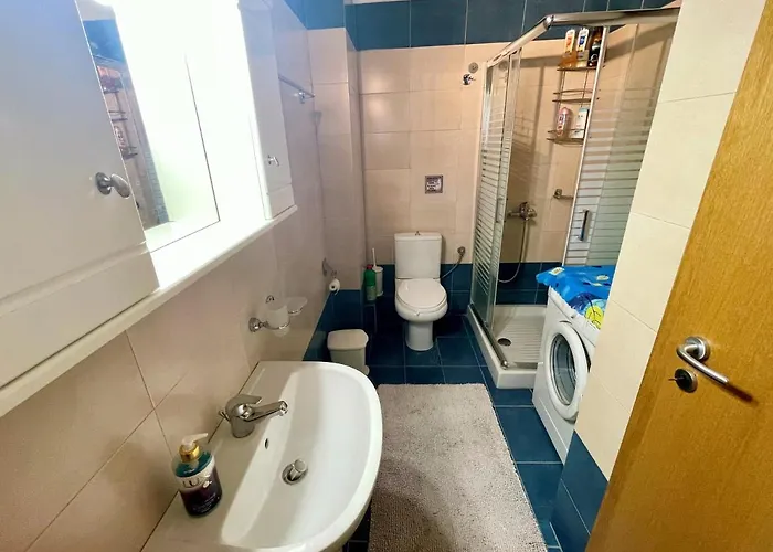 Apartmán Luxury Flat In With Free Parking, 2' Mins From The Beach! Néoi Póroi