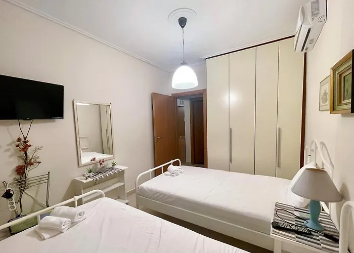 Luxury Flat In With Free Parking, 2' Mins From The Beach! Apartmán Néoi Póroi