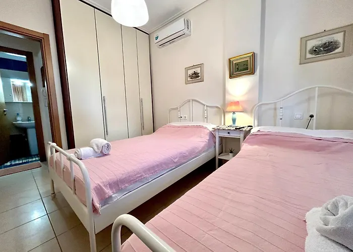 Apartmán Luxury Flat In With Free Parking, 2' Mins From The Beach! Néoi Póroi
