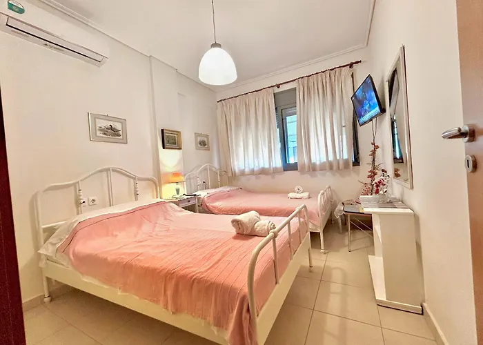 Luxury Flat In With Free Parking, 2' Mins From The Beach! Apartmán Néoi Póroi